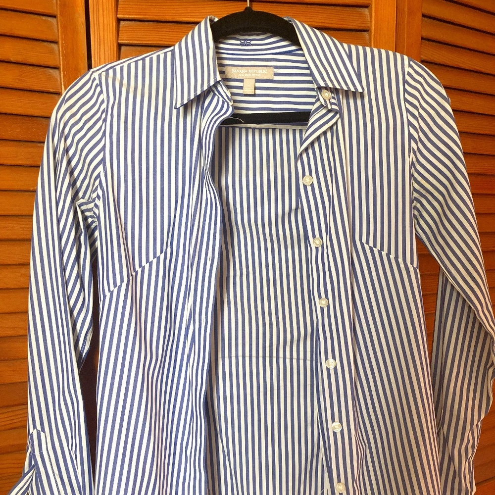 Banana Republic - Size 0 Women's Button Down